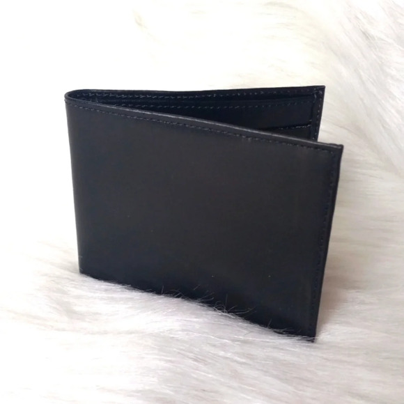 Other - Mens Traditional Bifold Genuine Leather Wallet NWOT